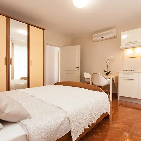Apartament Alice *